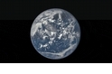 GIF影像顯示月球的背面掠過地球