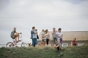 俄國中部的村民盯著婚禮