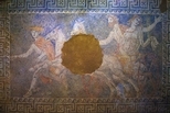 希臘神祕墓葬中的冥后鑲嵌畫