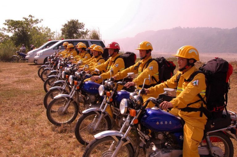 民眾進出頻繁的山區，巡護人員會提高巡視頻度，以防範森林火災發生。