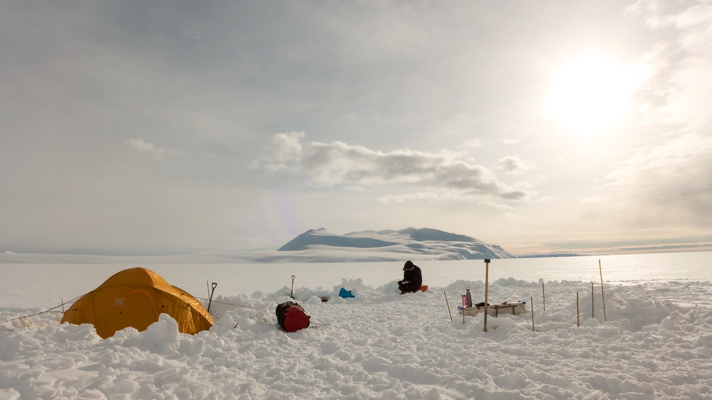 南極洲海冰冰核中首次發現了塑膠碎片。照片來源：IanPotten／IMBIE