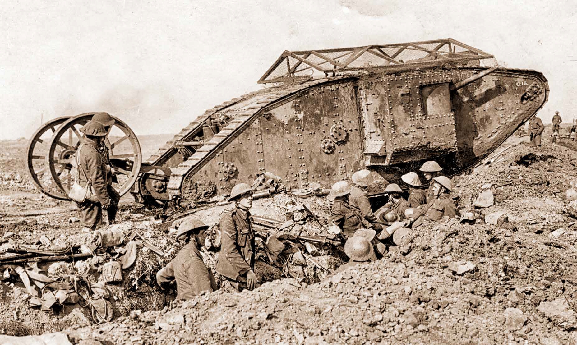 1916年9月15日，編號C15的Mark I參與了夫雷爾－古瑟列特之役，這是戰車參與的第一場戰鬥。