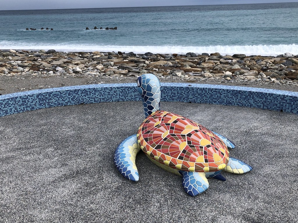 南濱海岸的海龜意象，盼望民眾減少塑料使用以及關切海洋議題。攝影：廖靜蕙