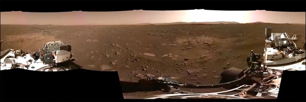毅力號探測車在2月20日所拍攝的火星地表360度全景影像。PHOTO BY NASA/JPL-CALTECH (MOSAIC OF SIX IMAGES)