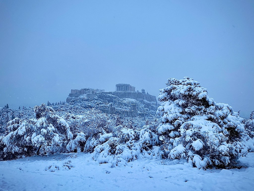 希臘雅典今年2月中出現罕見低溫，一度下探到攝氏零下20度，也是雅典近12年來最為嚴重的寒災之一。照片來源：Evan Levine／推特