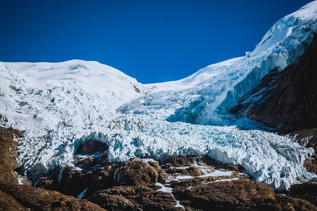 科學家在青藏高原冰河，發現1萬5000年前病毒。圖為西藏卡洛拉冰河。圖片來源：Pixabay