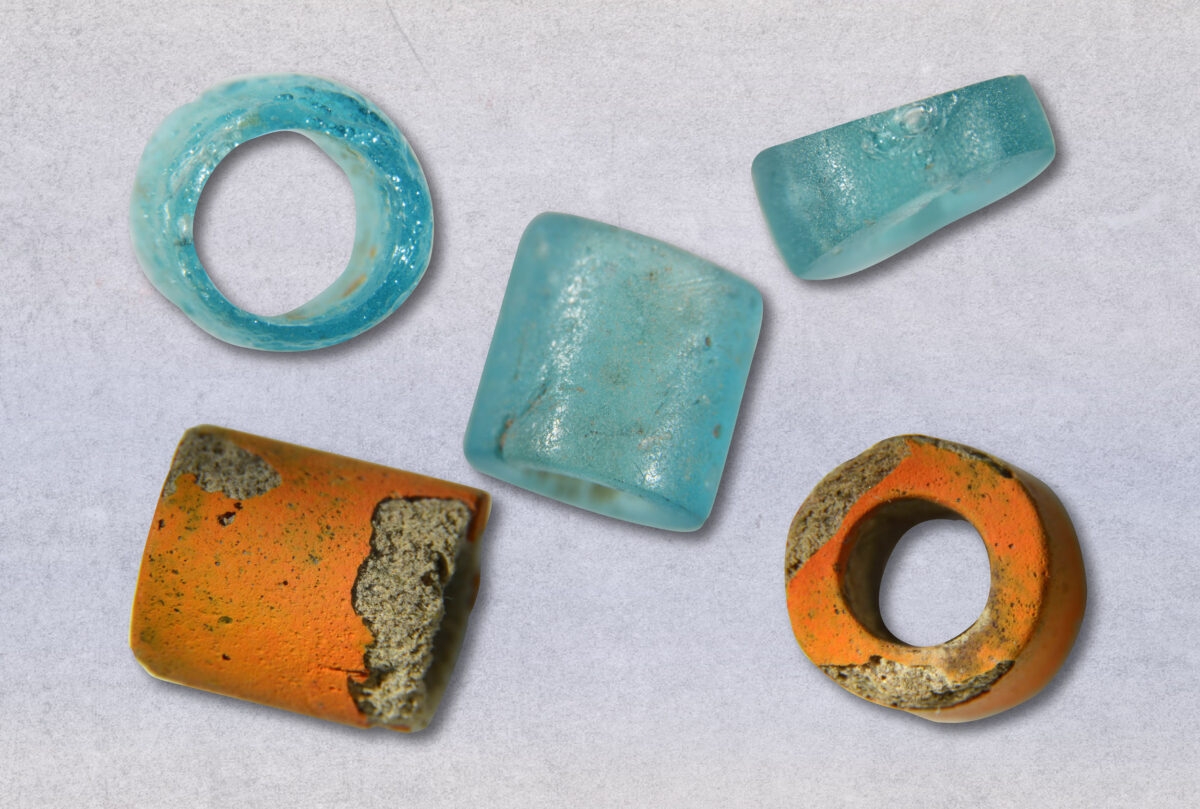  距今 2000 年內的鐵器時代，臺灣各地遺址出土不少玻璃珠。圖│研之有物