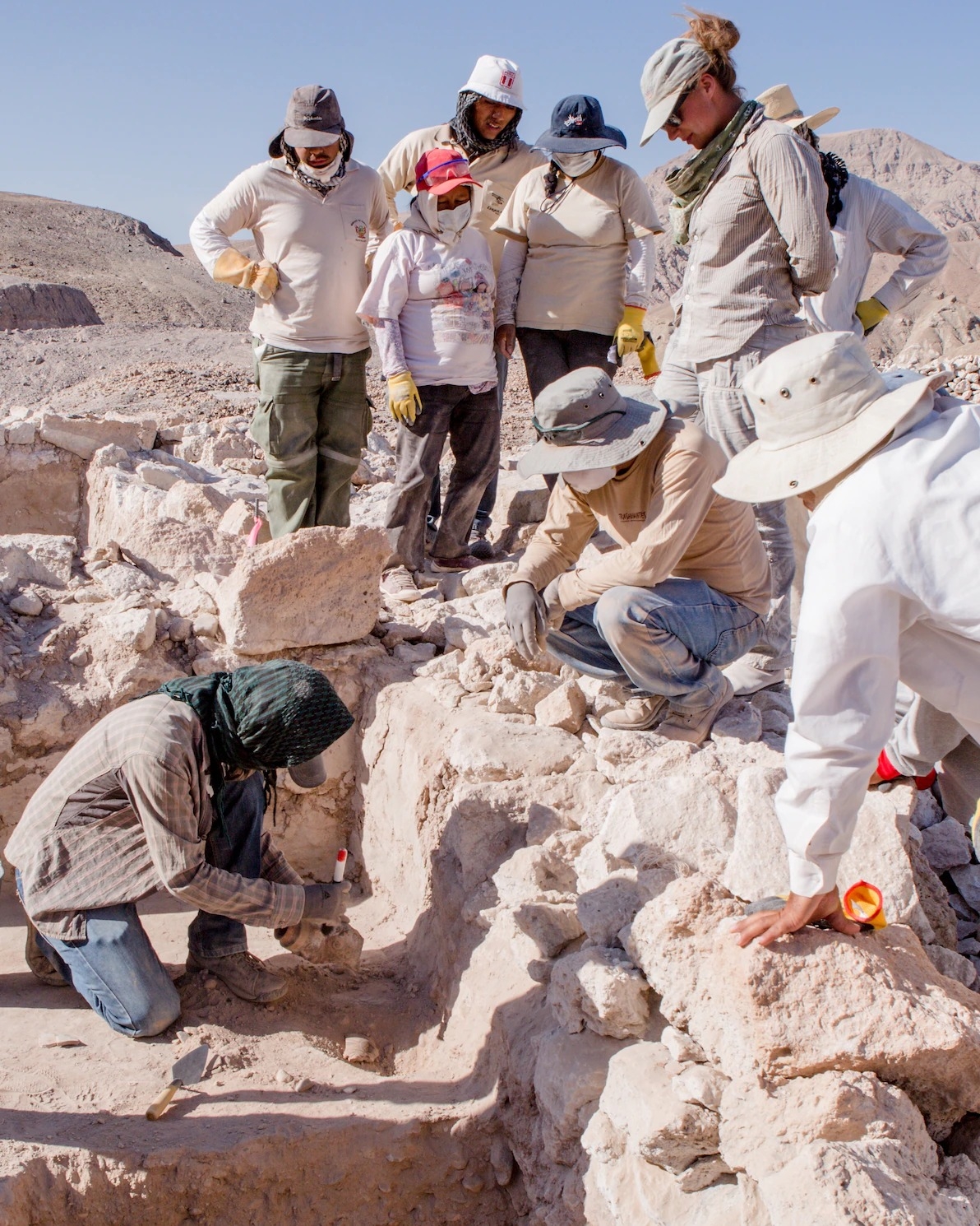 一支由祕魯、加拿大和美國考古學家組成的跨國團隊於2013年至2017年間發掘奎卡潘帕遺址。PHOTOGRAPHS COURTESY OF LISA MILOSAVLJEVIC, ROYAL ONTARIO MUSEUM