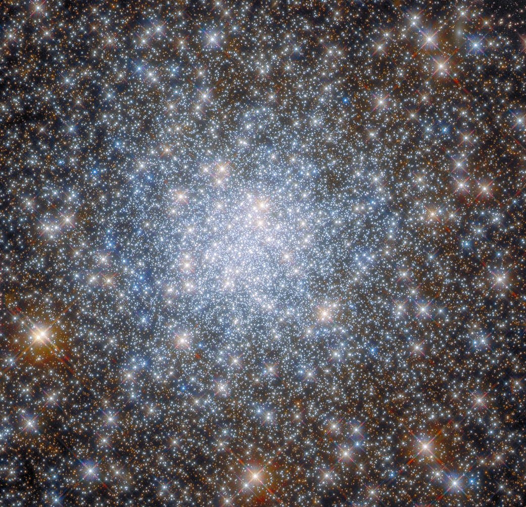 哈伯太空望遠鏡拍攝的球狀星團NGC 6638。圖片來源: ESA/Hubble & NASA, R. Cohen