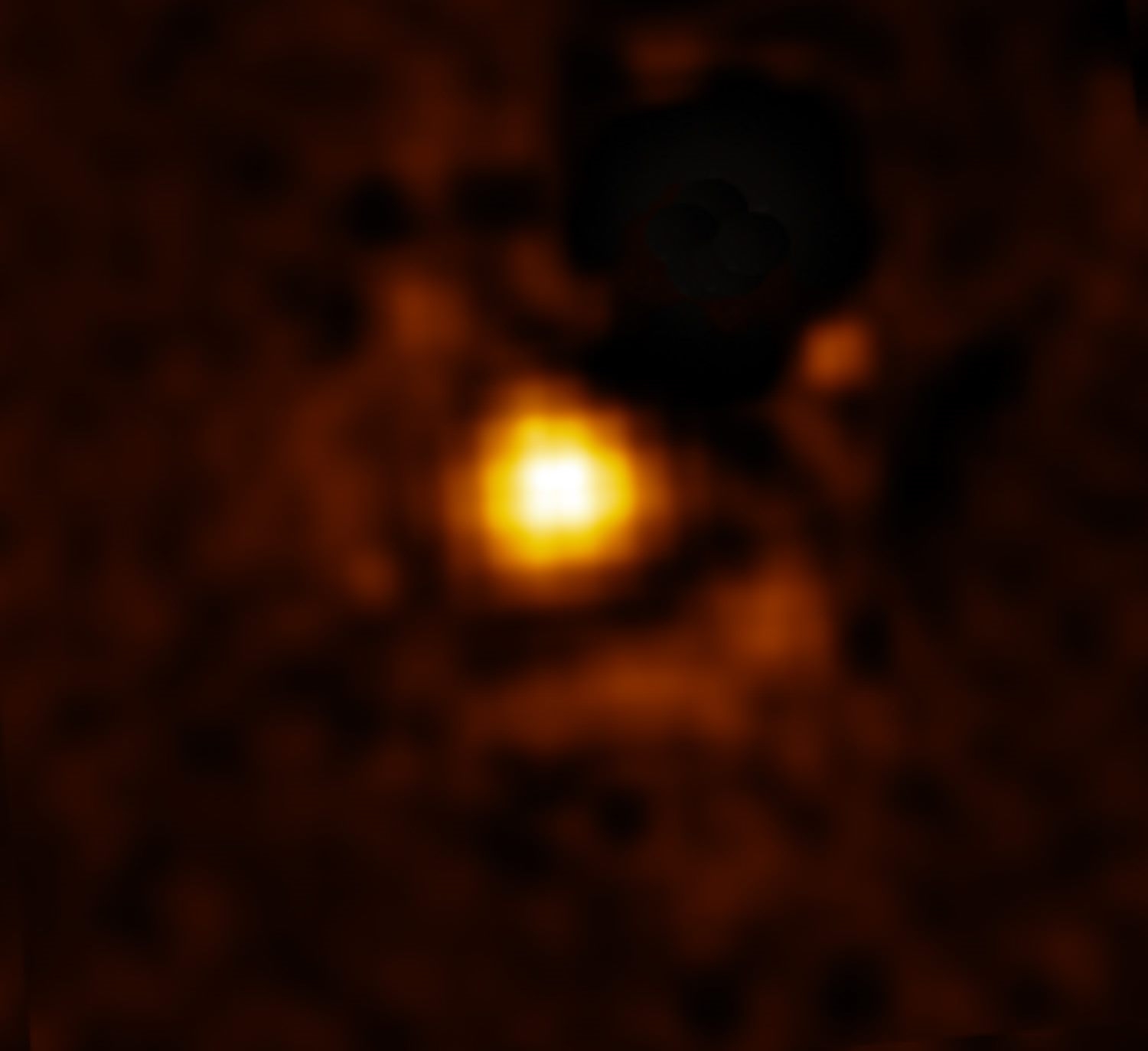 韋伯中紅外成像光譜儀（MIRI）所拍攝HIP 65426b。圖片來源：NASA / ESA / CSA / Webb / A. Carter, University of California, Santa Cruz / ERS 1386 team / A. Pagan, STScI / DSS.