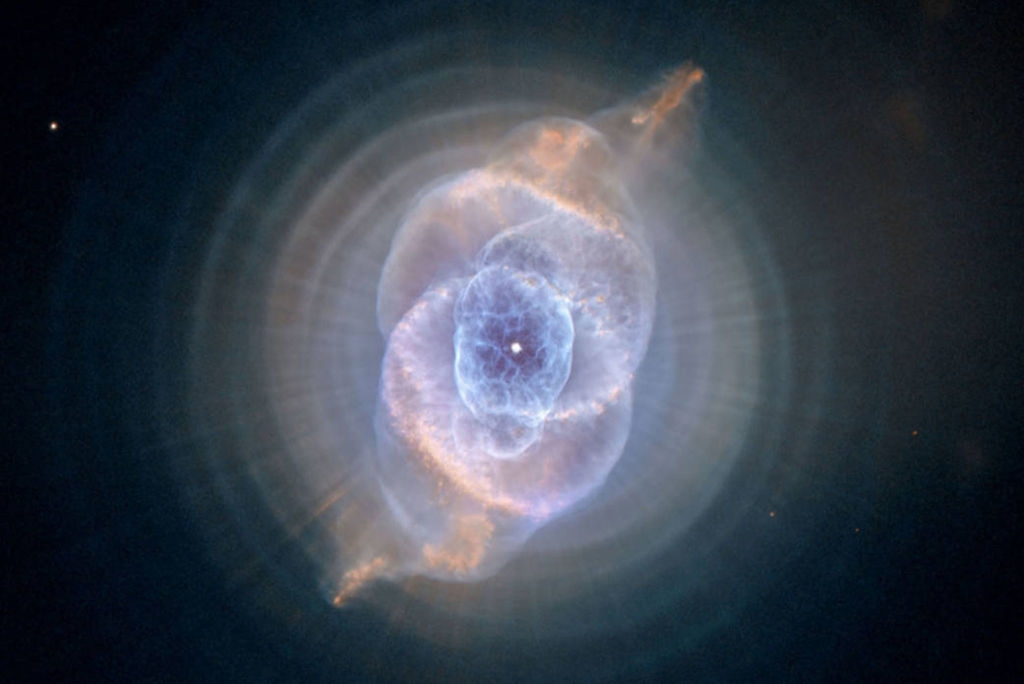 貓眼星雲（Cat’s Eye Nebula） NASA, ESA, HEIC, AND THE HUBBLE HERITAGE TEAM (STSCI/AURA)