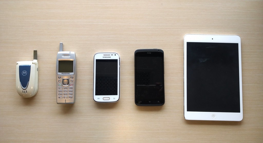 即便對舊手機依依不捨，回收才會有更好的利用。本報資料照。