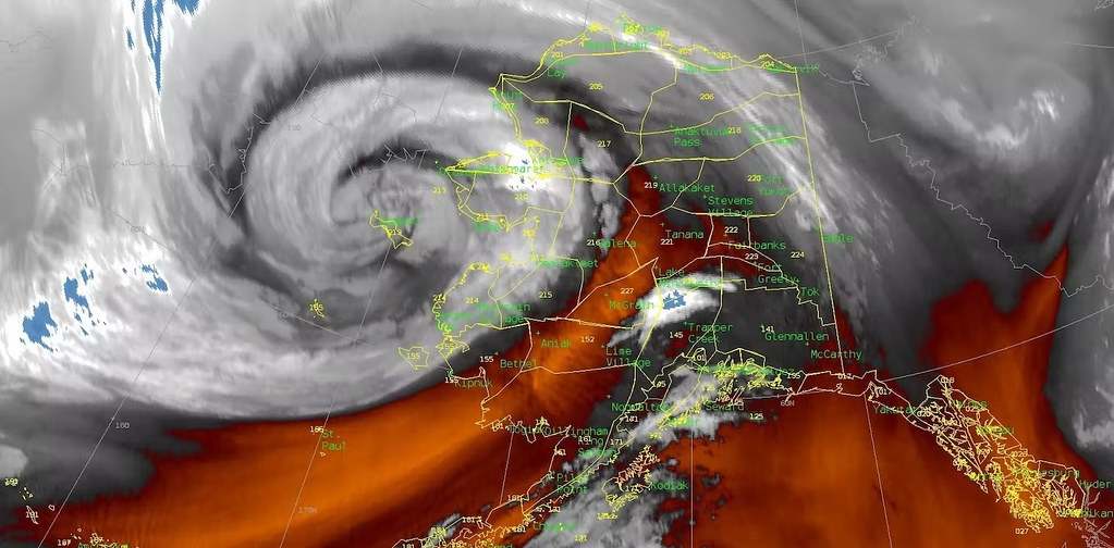 今年9月莫柏颱風（Merbok）重創阿拉斯加西岸。圖片來源： National Weather Service