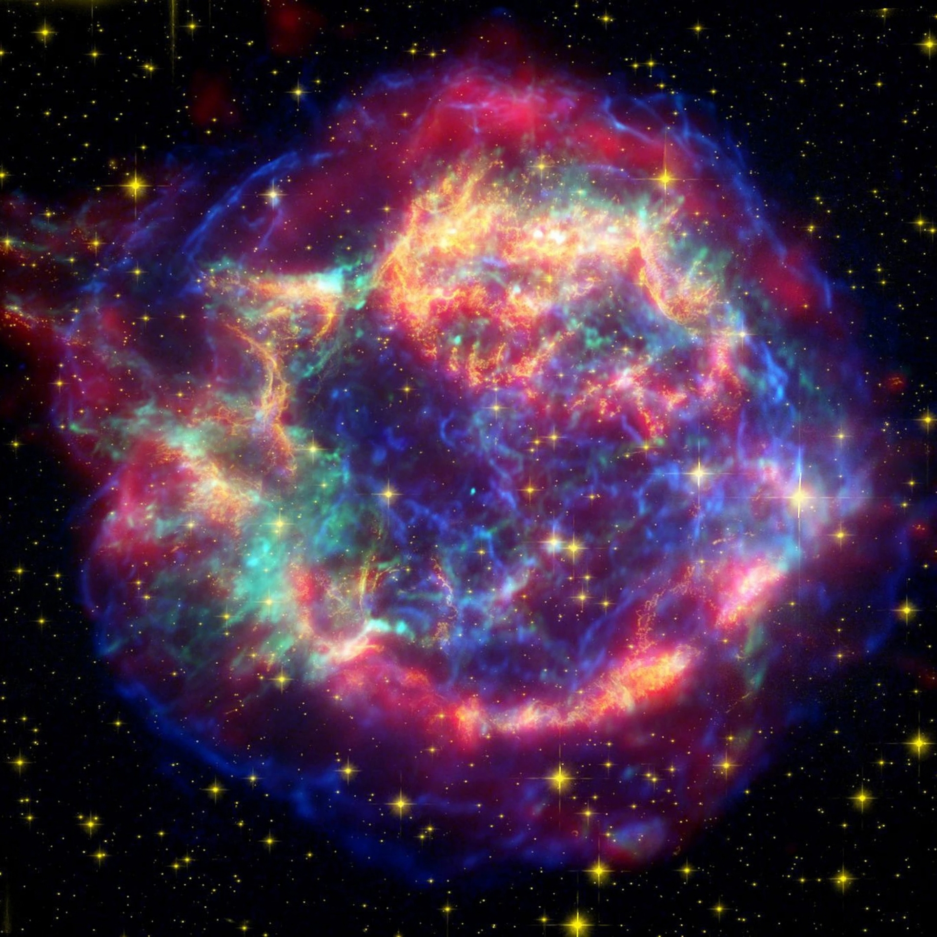 1.	仙后座A（Cassiopeia A）是325年前死於猛烈超新星爆炸的巨大恆星殘骸。它由稱為中子星的死星和在恆星死亡時炸開物質的外圍殼層組成。這張影像利用三座NASA觀測不同波長光線的天文臺影像合成：史畢哲太空望遠鏡（Spitzer Space Telescope）的紅外數據（紅色）、哈伯的可見光數據（黃色）和錢卓的X射線數據（綠色和藍色）。IMAGE BY NASA/JPL-CALTECH/STSCI/CXC/SAO ANIMATION: NASA/JPL-CALTECH/UNIV. OF ARIZ./STSCI/CXC/SAO