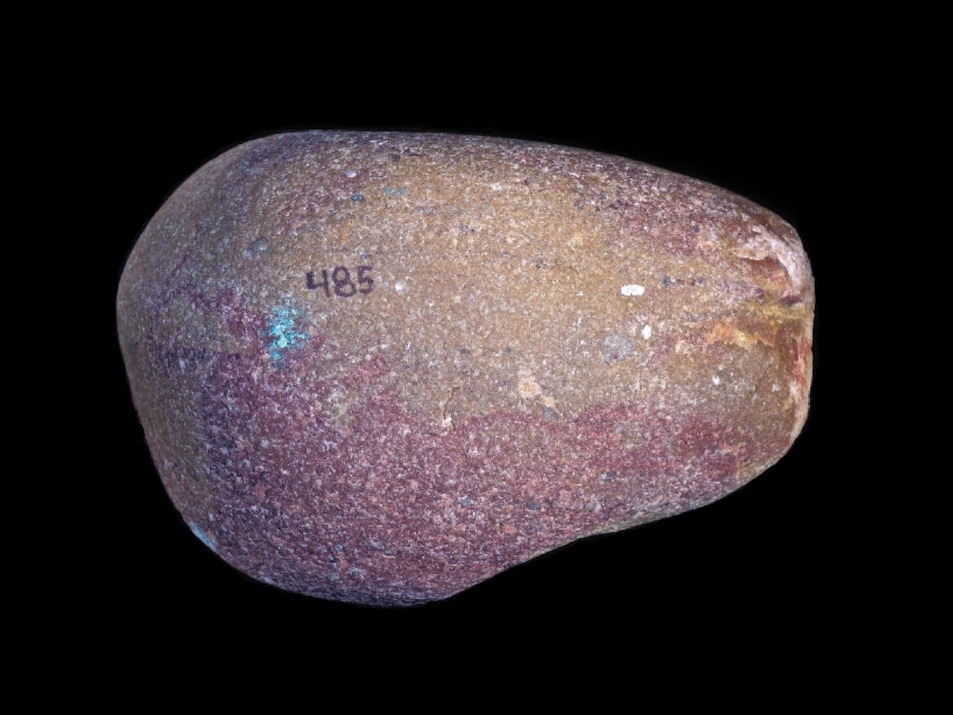 2016年於內楊加遺址發現的奧都萬打製石器。PHOTOGRAPH BY T.W. PLUMMER, J.S. OLIVER, AND E. M. FINESTONE, HOMA PENINSULA PALEOANTHROPOLOGY PROJECT 