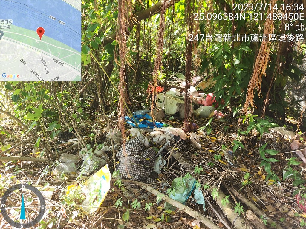 在蘆洲，協會發現河岸垃圾遭人惡意棄置。圖片來源︰荒野保護協會