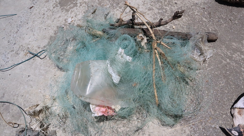 漁民捕撈時收集到的海洋垃圾。圖片來源︰漁民權益暨環境永續中心