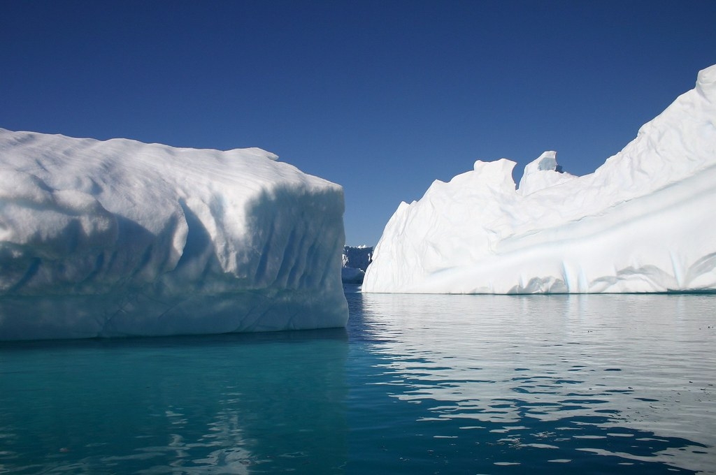 全球暖化最快反應在南北極的冰蓋上，冰蓋快速消融，可能已在臨界點邊緣，圖片來源：4010600/Pixabay
