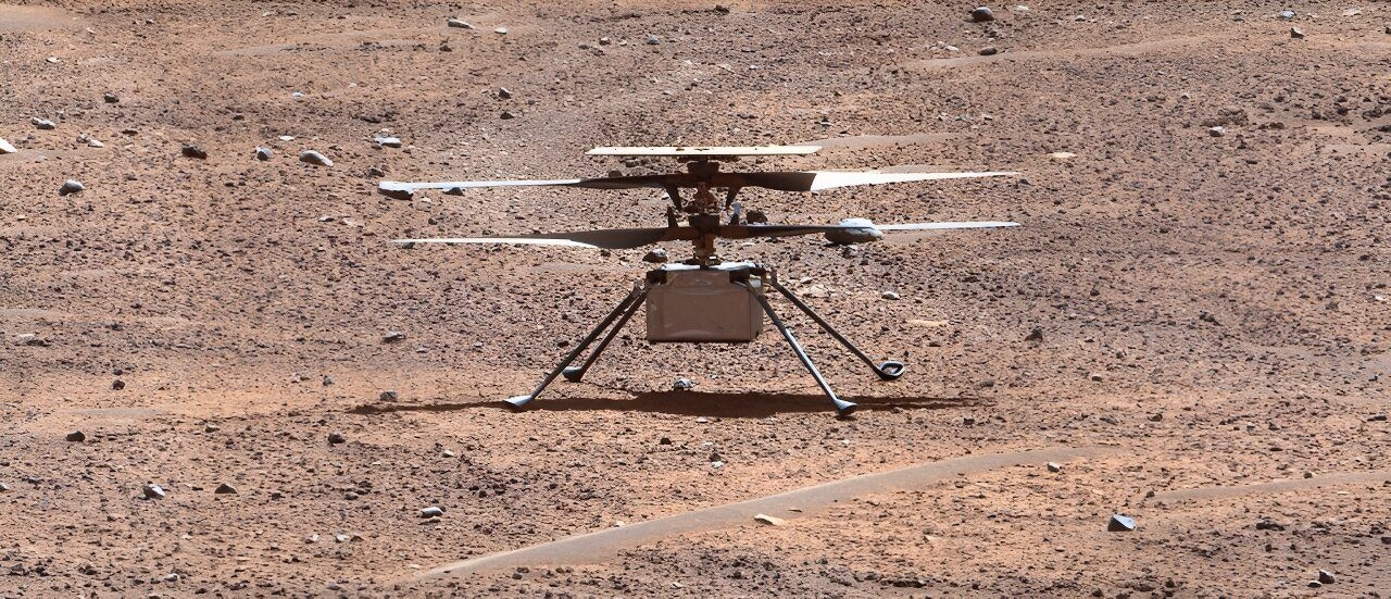 2023年8月2日，由毅力號火星探測車上的攝影機，所拍攝的機智號火星直升機。影像來源：Phys.org