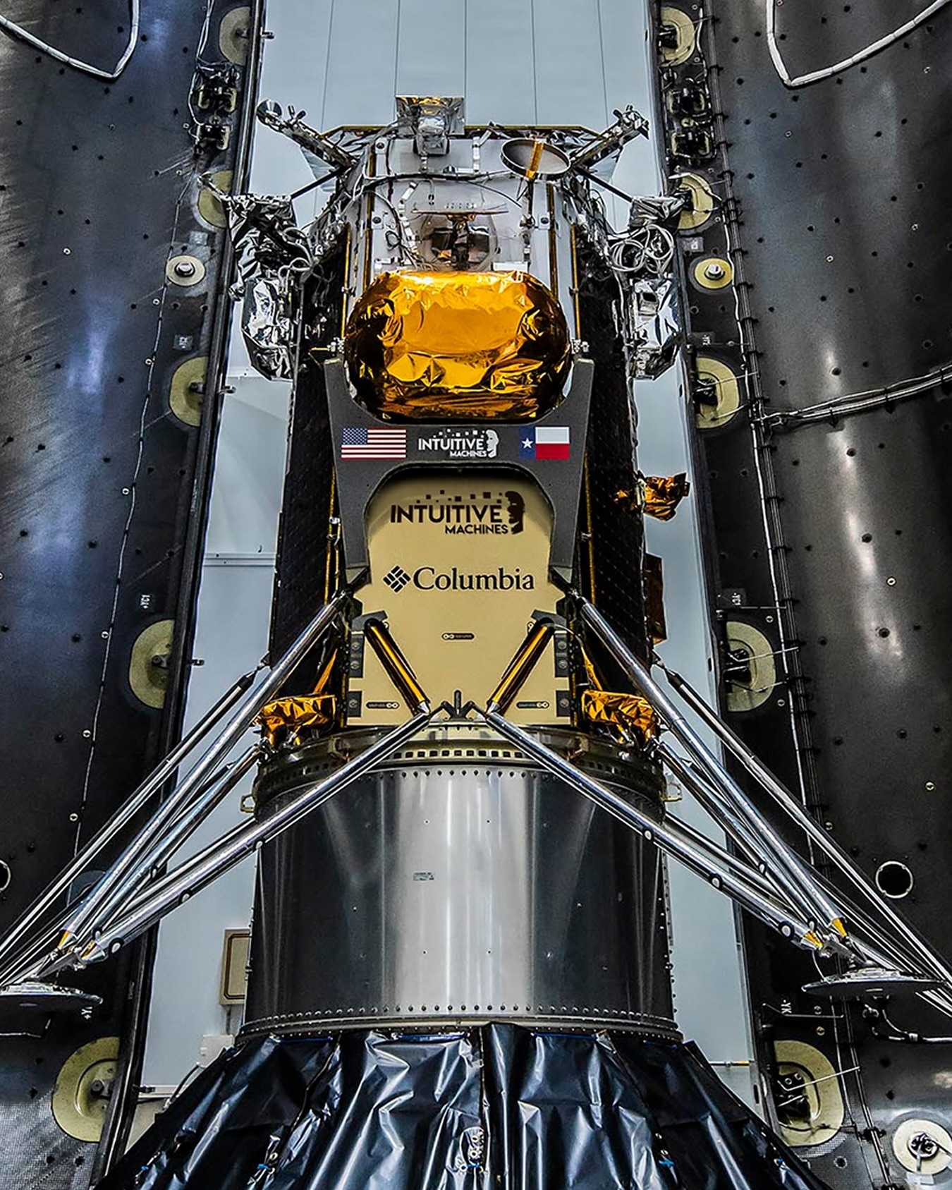 「Omni-Heat™ Infinity 黃金鋁點」為 Columbia 所研發的熱反射專利技術，運用在 Nova-C 月球探測器外層，並隨之一起出發至外太空