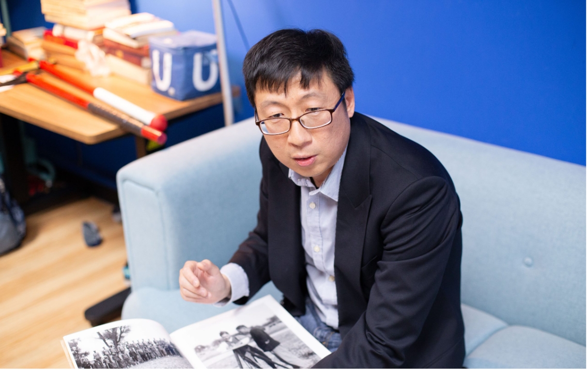 李修平自 2020 年起，接手史語所安陽工作室的主持工作，他試圖跳脫「華夏中心史觀」，將上古中國的區域互動關係進行更細致的梳理。 圖｜研之有物