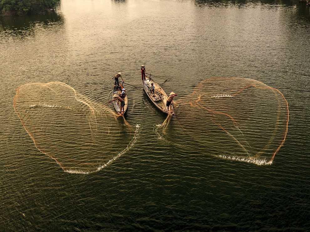 漁人之歌：如雨河上的撒網