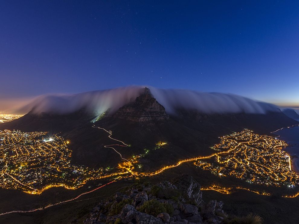 夜空雲毯：南非桌山