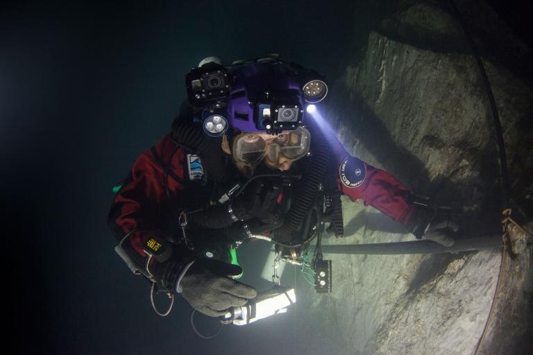 獨家：發現世上最深水下洞穴