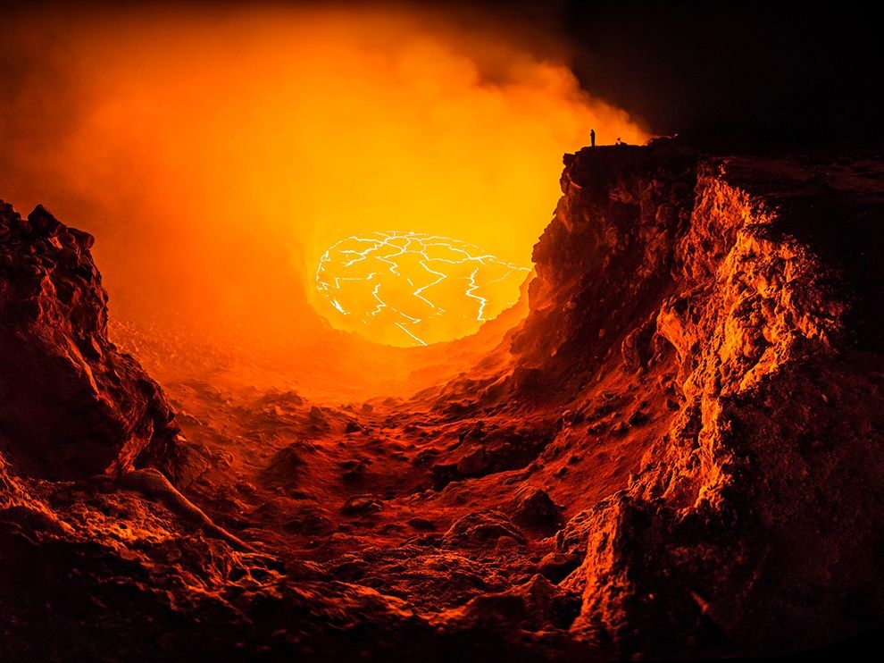 火山自拍照：滾滾熔岩