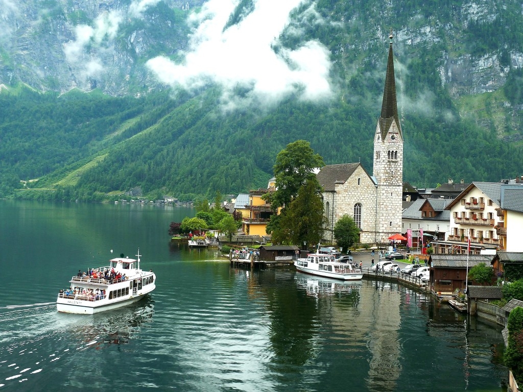 世界遺產：世界最美的湖濱小鎮（Sponsored）