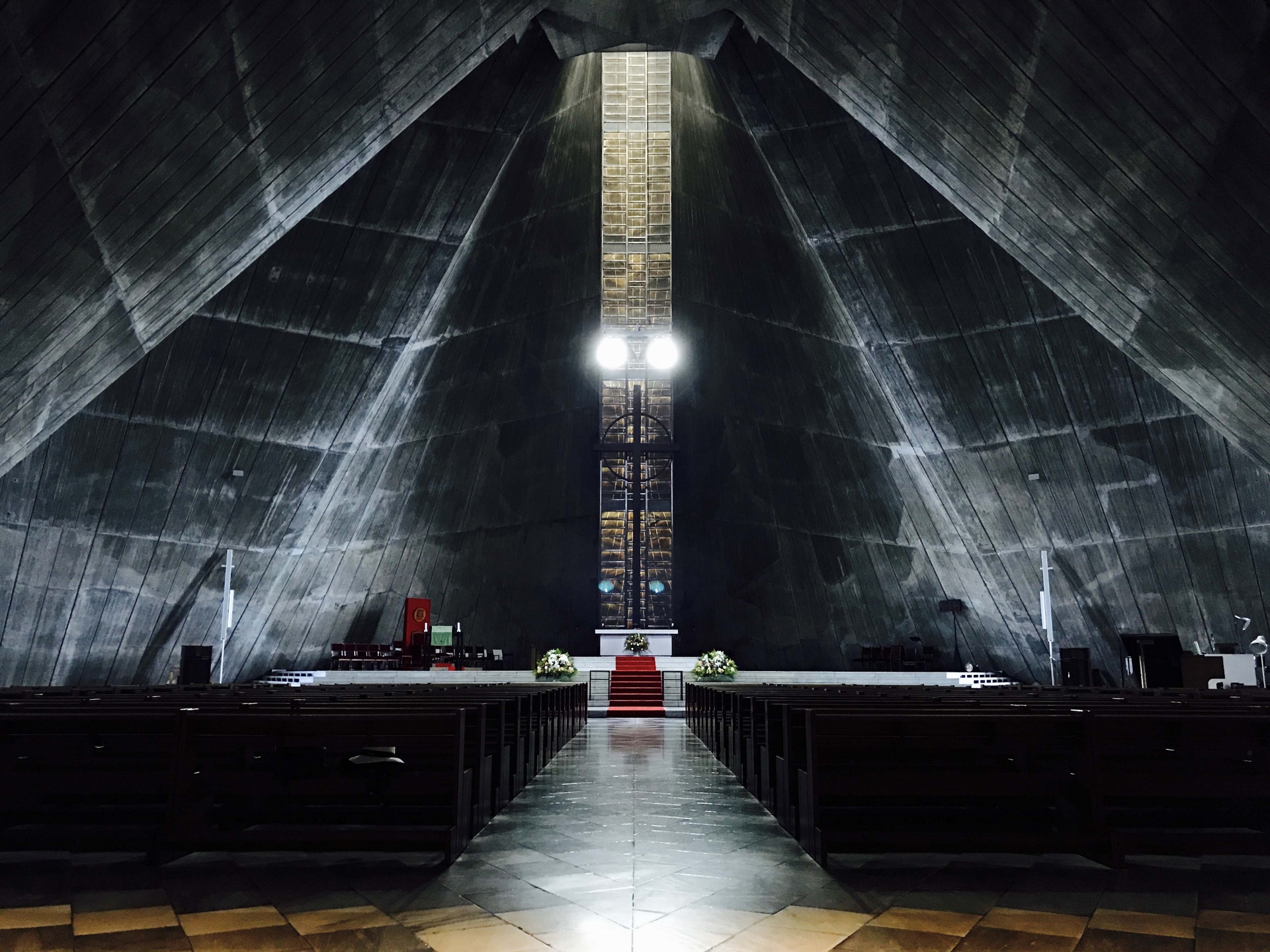 微光中的教堂 (攝影：蔡幸惠)