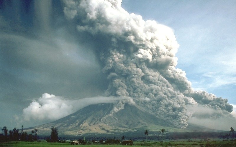 1984年，菲律賓馬榮火山的火山碎屑流。圖片來源│維基百科 