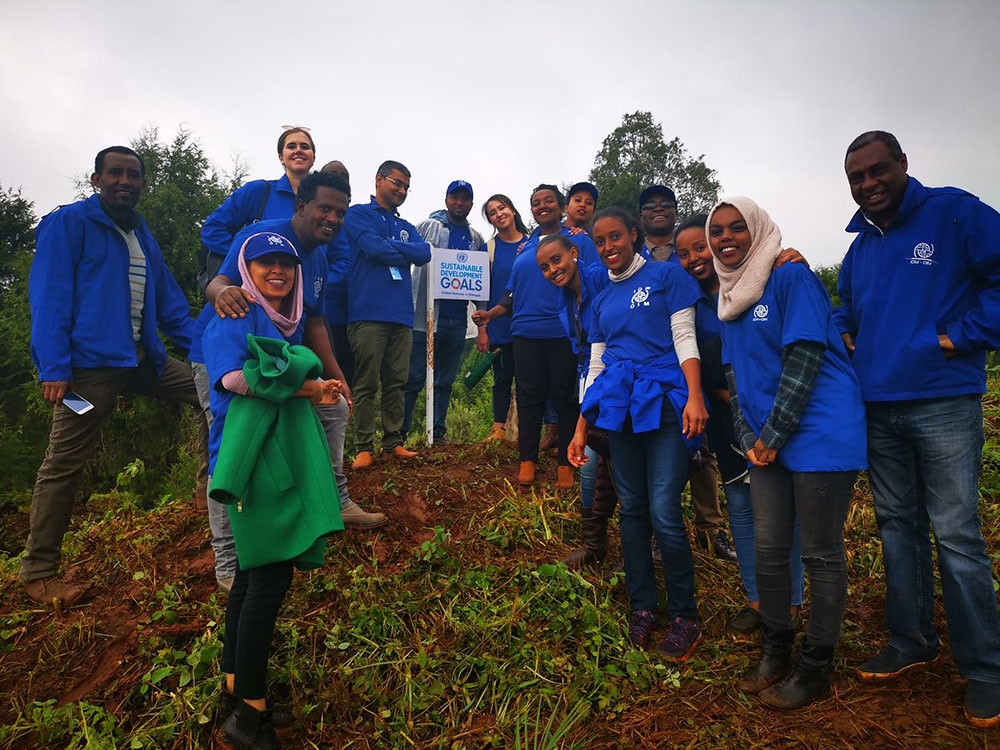 衣索比亞世界紀錄：數千名志願者在一天內種了3.53億棵樹。照片來源：國際移民組織（IOM）