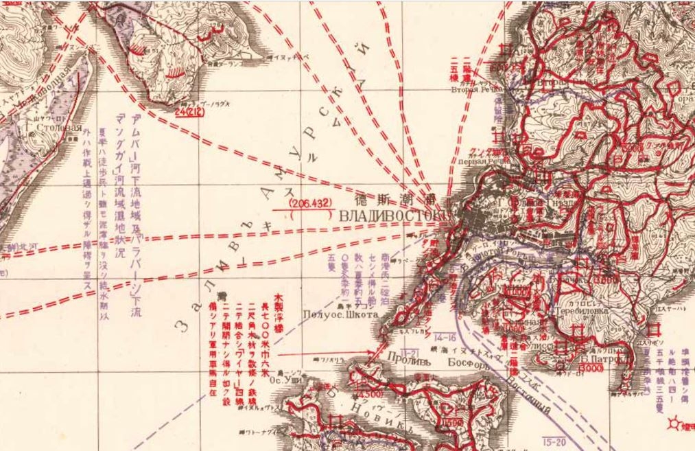 這張1938年的俄國夫拉迪沃斯托克地圖，就直接畫在一張俄製地圖上。日文注釋敘述了渡船航線和其他運輸系統，包括橋梁類型的說明。
