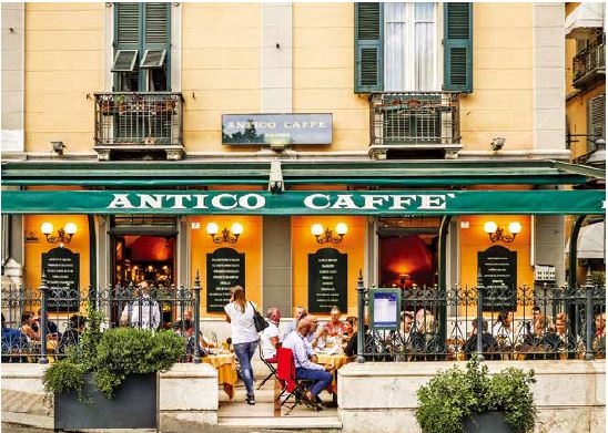 卡利亞里的古風咖啡館（Antico Caffè）於1855年開張，是藝術家與當地居民的交誼中心，也是義大利國家文化資產部認定的古蹟。