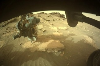 毅力號在火星上發現一個奇怪的纏繞物體