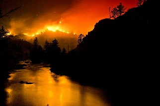 休利特峽谷大火