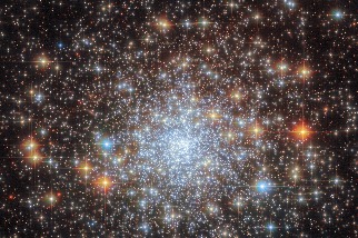 哈伯望遠鏡所拍攝的球狀星團NGC 6652