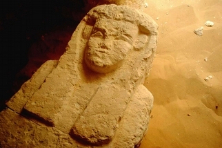 埃及新發現三座古墓