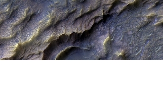 大發現！火星地表淺層含有大量水冰