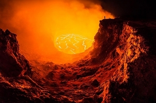 火山自拍照：滾滾熔岩