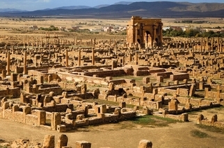 一座被沙漠掩埋千年的城市，揭開古羅馬的輝煌面貌