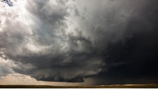 縮時攝影：醞釀中的風暴雲