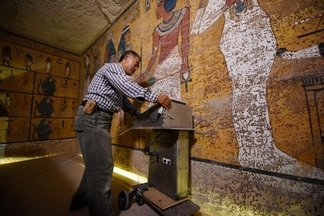 雷達掃描顯示圖坦卡門墓室裡藏有密室