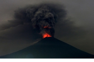 對於不斷隆隆作響的巴里島火山，你需要知道這些