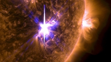 好閃！近十年來最大的太陽「閃焰」爆發