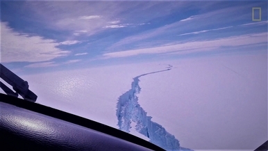 拉森C冰棚斷裂 形成六分一個台灣大的巨型冰山