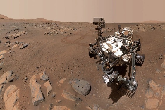 NASA毅力號在火星岩石發現神祕紫色薄層