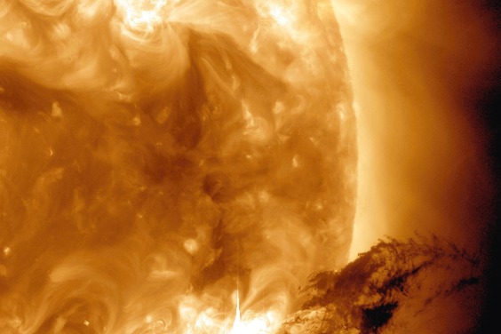 太陽磁場行為詭異，天文學家至今無解 
