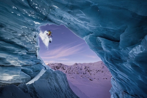 洞裡乾坤：冰穴滑雪板